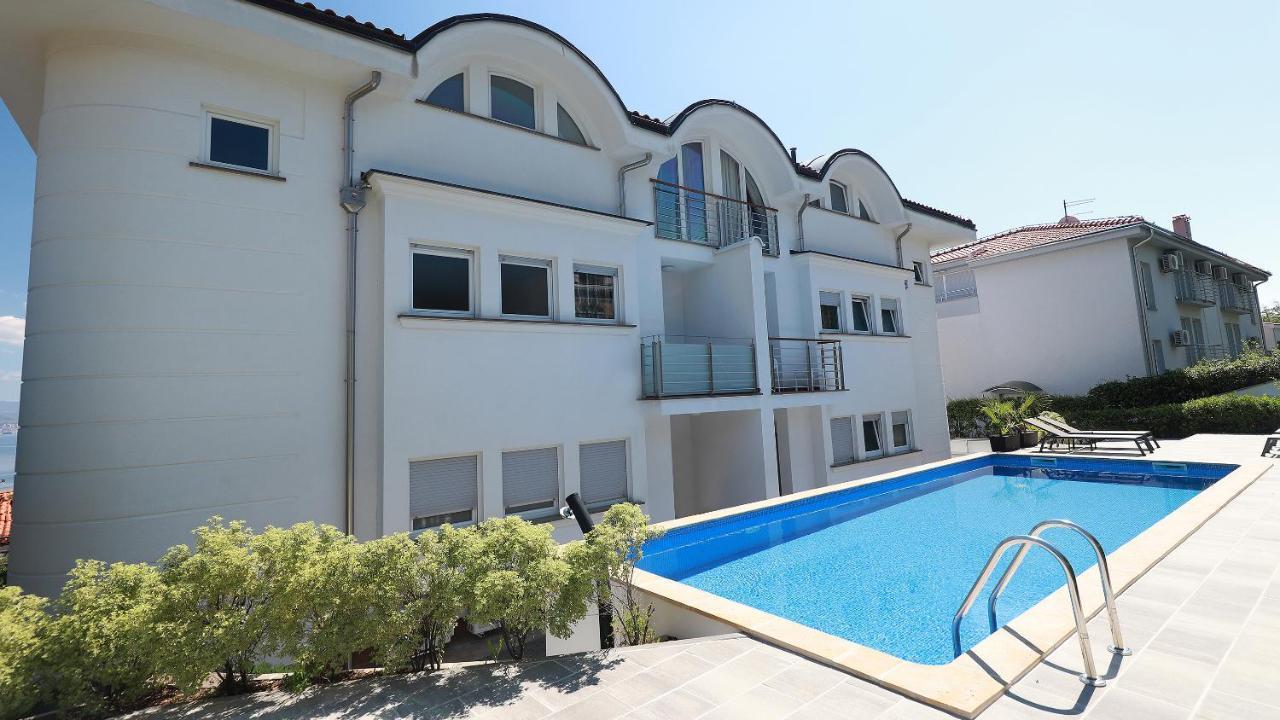 Sea View Apartment In Ičići Buitenkant foto