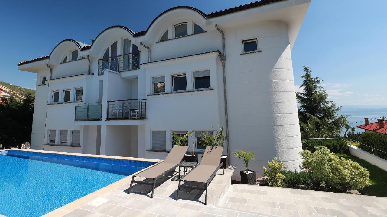 Sea View Apartment In Ičići Buitenkant foto
