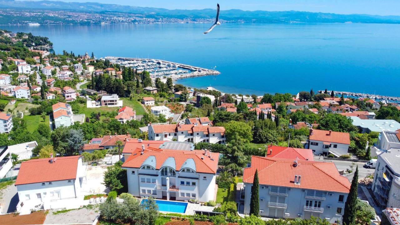 Sea View Apartment In Ičići Buitenkant foto