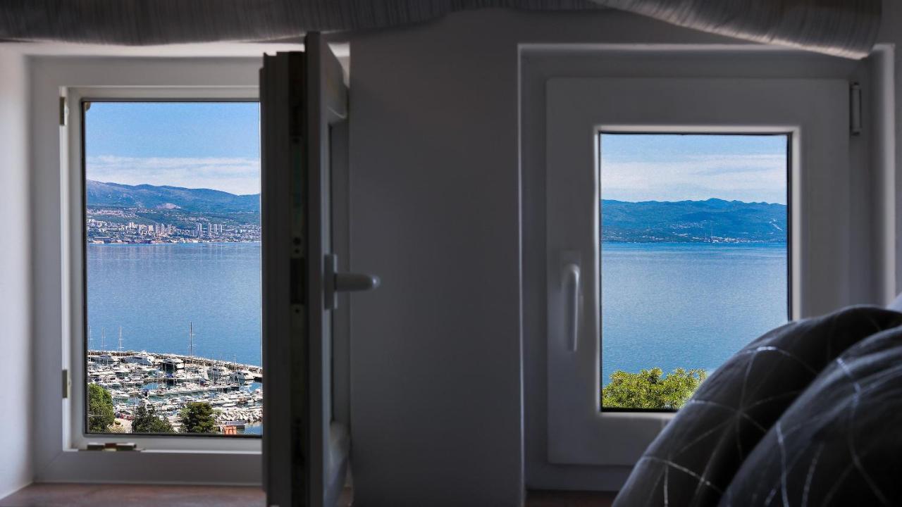 Sea View Apartment In Ičići Buitenkant foto