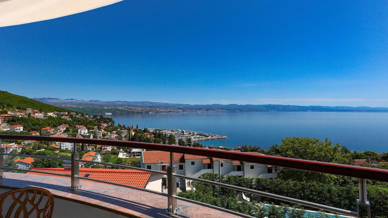 Sea View Apartment In Ičići Buitenkant foto
