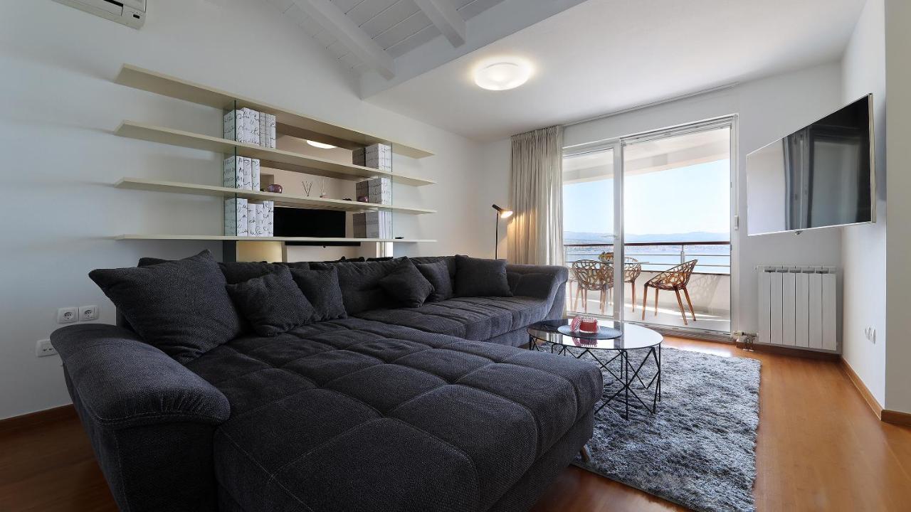 Sea View Apartment In Ičići Buitenkant foto