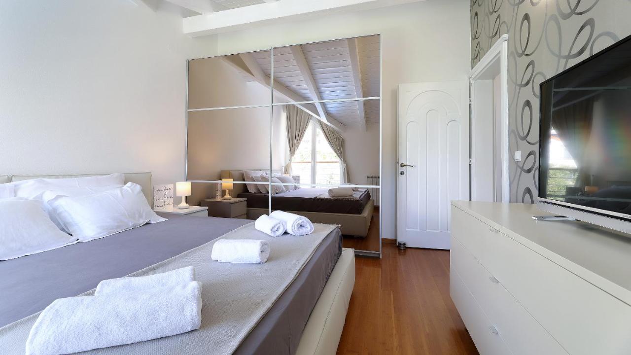 Sea View Apartment In Ičići Buitenkant foto