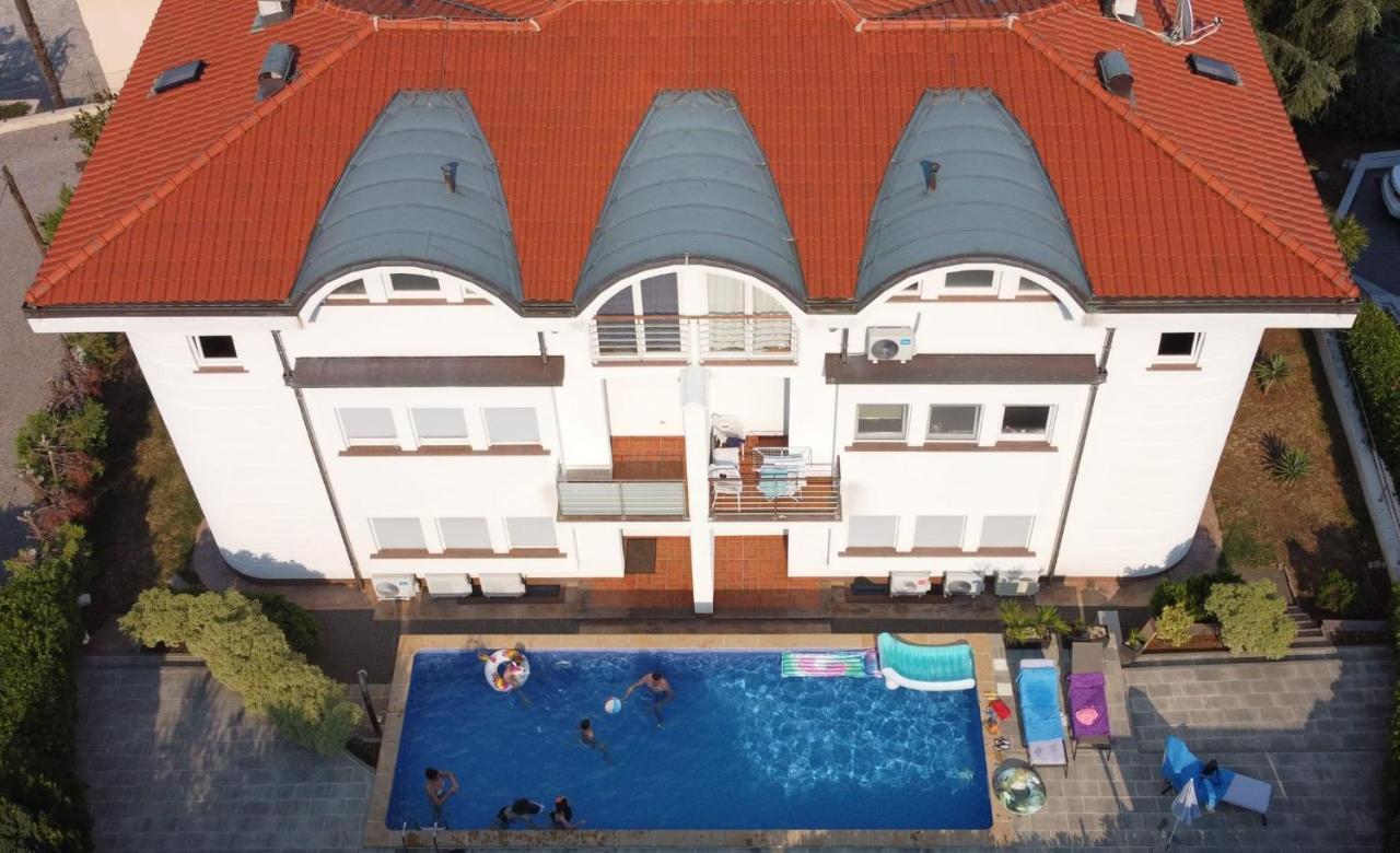 Sea View Apartment In Ičići Buitenkant foto